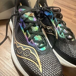 Saucony Endorphin Pro 3 Black Goldstruck Noir Running Shoes